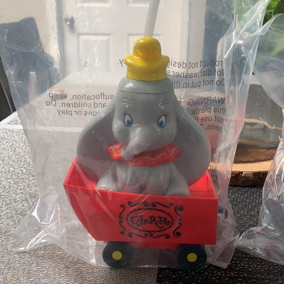 Disney Casey Train Popcorn Bucket & Dumbo Slipper - Picture 3 of 9